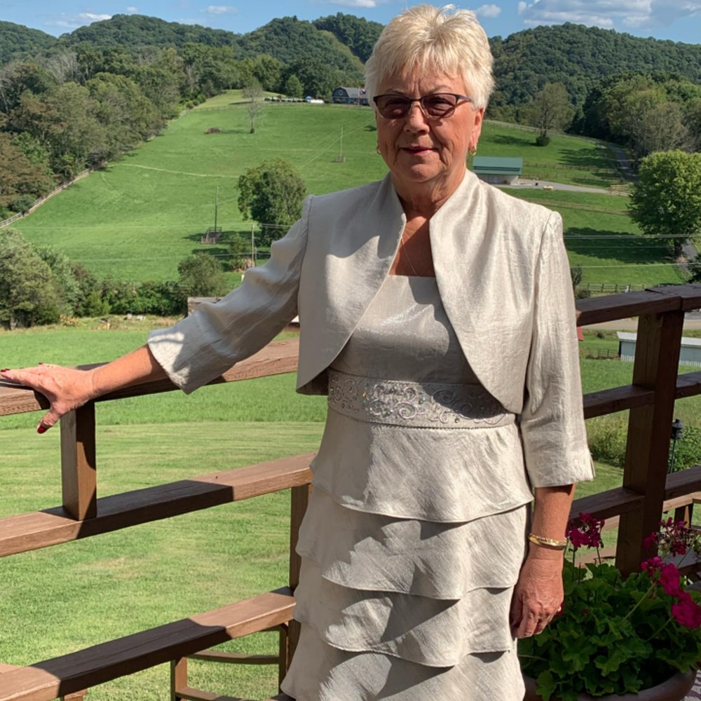 Meet your Posher, Debbie